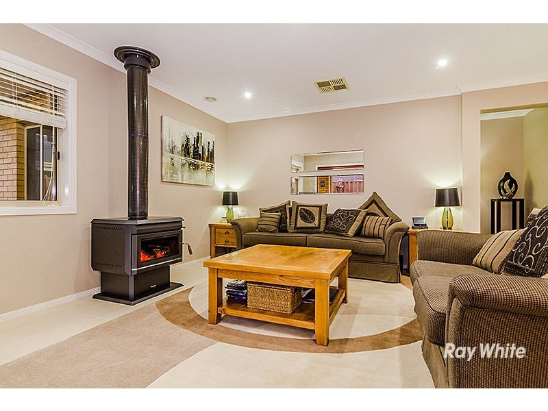 12 Yammerbook Way, Cranbourne East VIC 3977