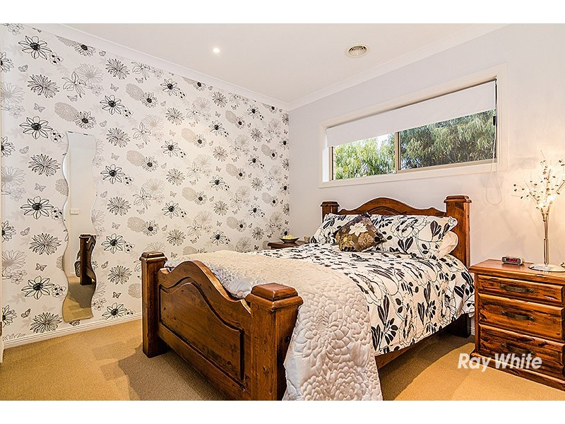 12 Yammerbook Way, Cranbourne East VIC 3977