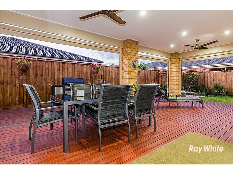 12 Yammerbook Way, Cranbourne East VIC 3977
