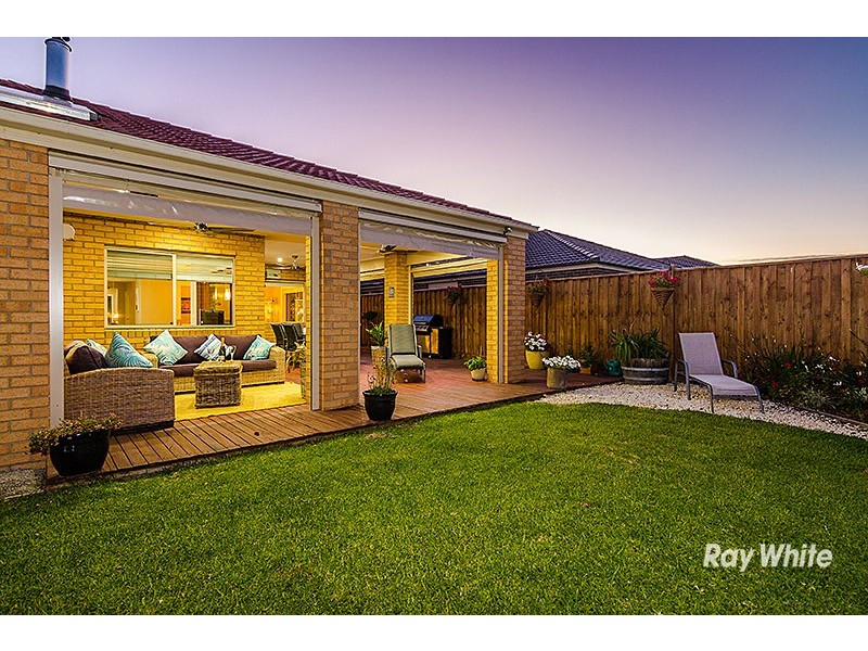 12 Yammerbook Way, Cranbourne East VIC 3977