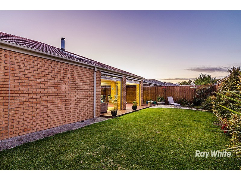 12 Yammerbook Way, Cranbourne East VIC 3977