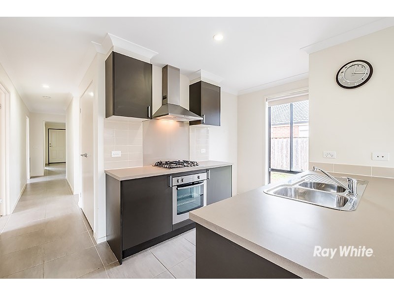 46 Valencia Circuit, Cranbourne VIC 3977