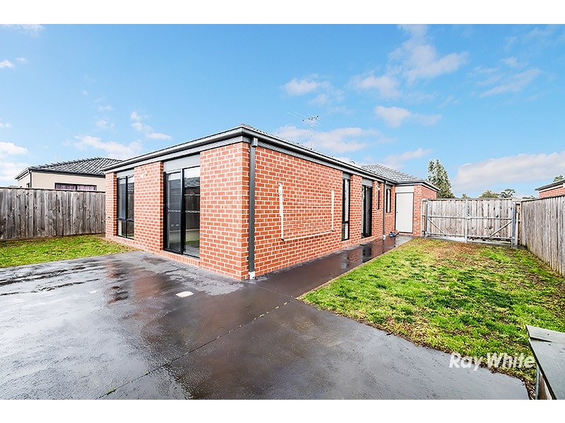 46 Valencia Circuit, Cranbourne VIC 3977