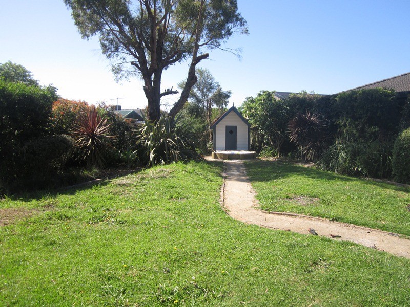 2 Dianne Court, Cranbourne North VIC 3977