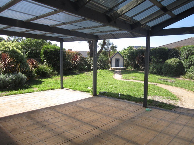 2 Dianne Court, Cranbourne North VIC 3977