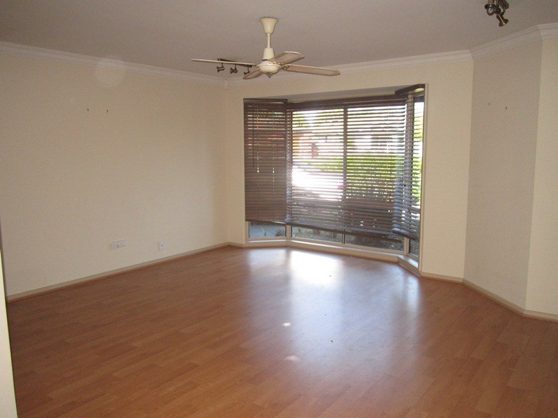 2 Dianne Court, Cranbourne North VIC 3977