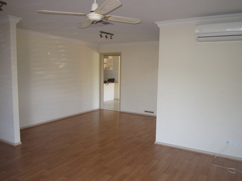 2 Dianne Court, Cranbourne North VIC 3977