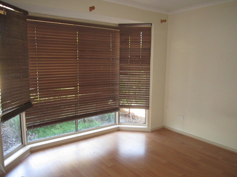 2 Dianne Court, Cranbourne North VIC 3977