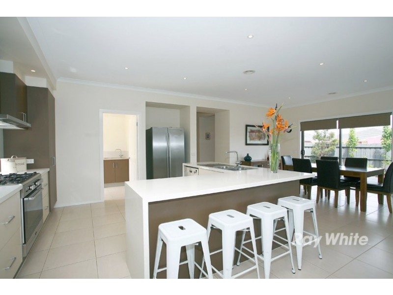 2 Dalray Street, Sandhurst VIC 3977