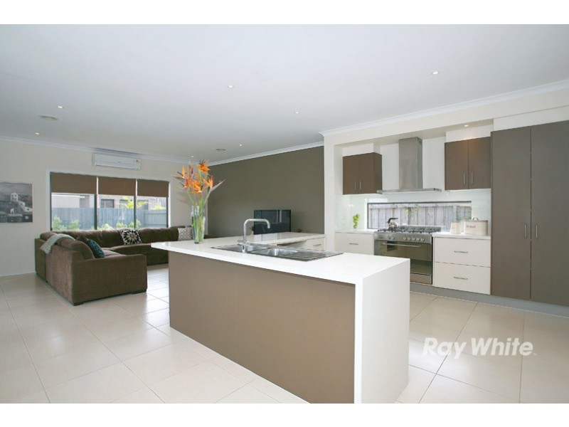 2 Dalray Street, Sandhurst VIC 3977