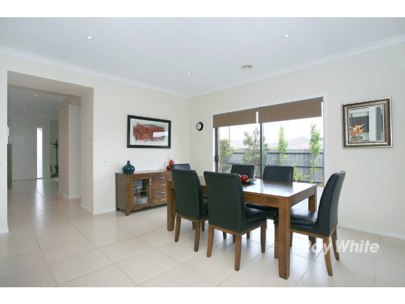 2 Dalray Street, Sandhurst VIC 3977