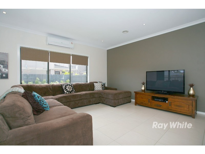 2 Dalray Street, Sandhurst VIC 3977