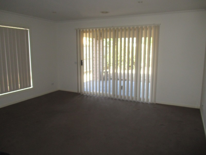 18 Islington Avenue, Cranbourne North VIC 3977