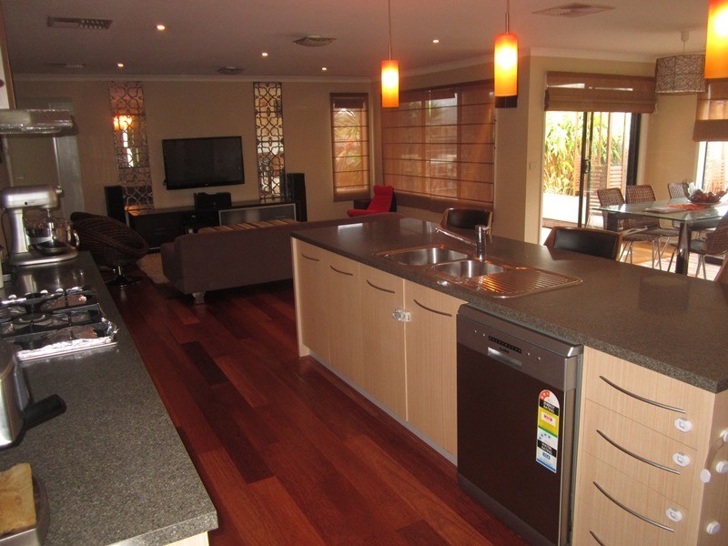 16 Silky Oak Drive, Cranbourne VIC 3977