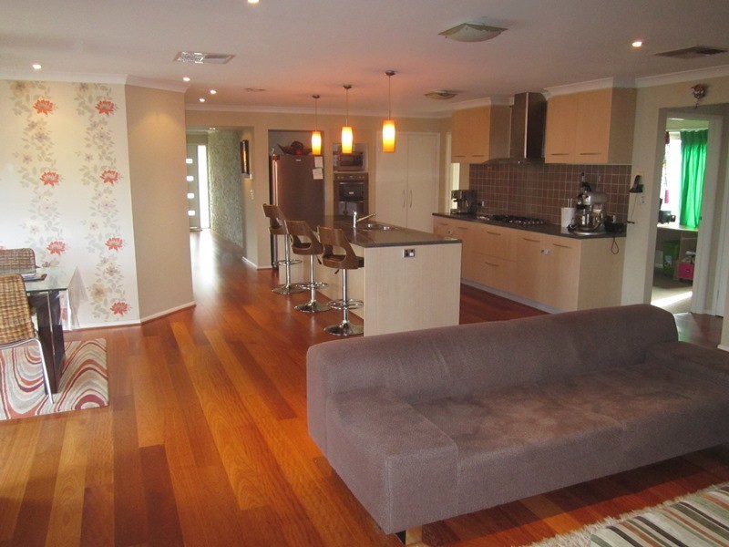 16 Silky Oak Drive, Cranbourne VIC 3977