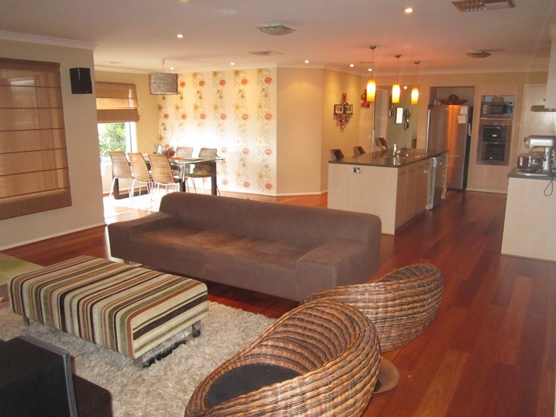 16 Silky Oak Drive, Cranbourne VIC 3977