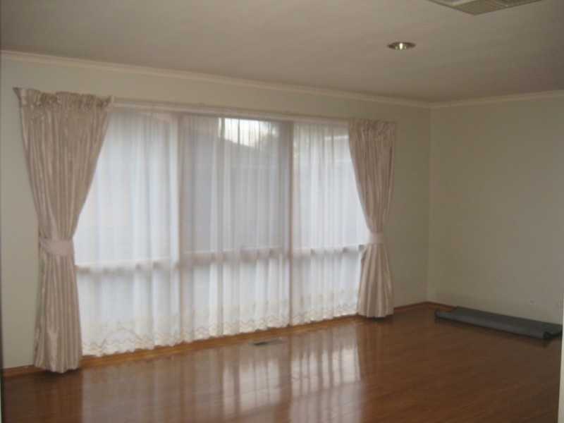 86 Waverley Park Drive, Cranbourne North VIC 3977