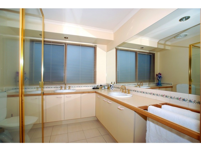 86 Waverley Park Drive, Cranbourne North VIC 3977