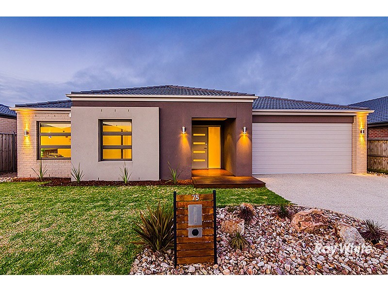 75 Charlbury Crescent, Cranbourne North VIC 3977
