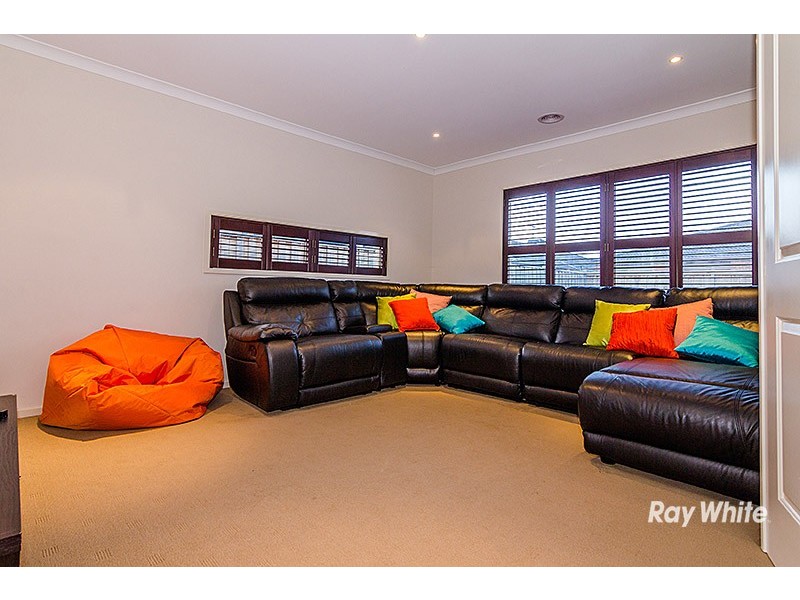 75 Charlbury Crescent, Cranbourne North VIC 3977