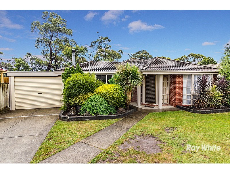 6 Yew Court, Cranbourne North VIC 3977
