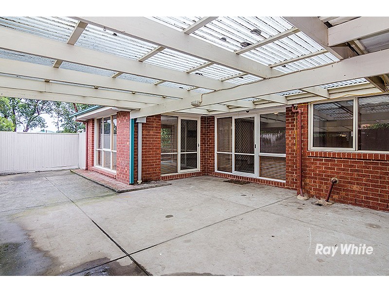 6 Yew Court, Cranbourne North VIC 3977