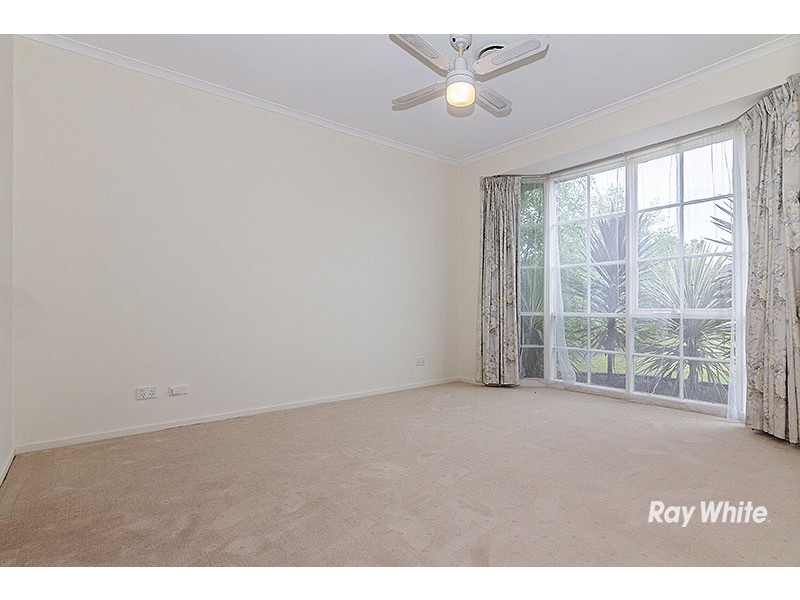 6 Yew Court, Cranbourne North VIC 3977