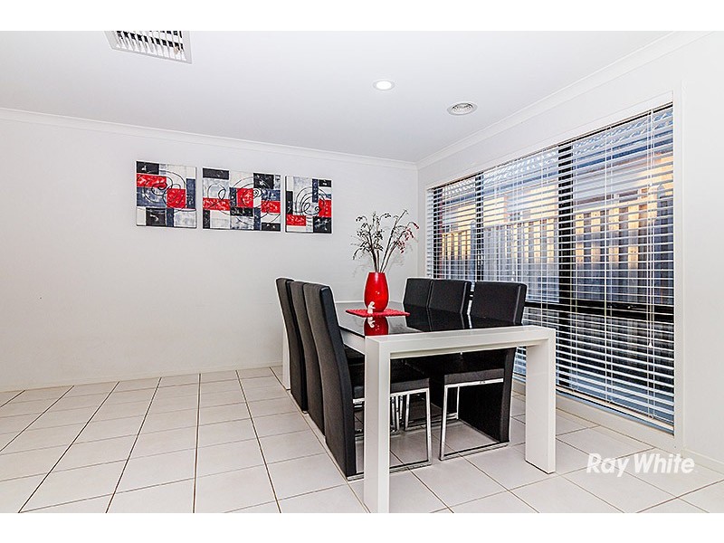 42 Silverwattle Drive, Lyndhurst VIC 3975