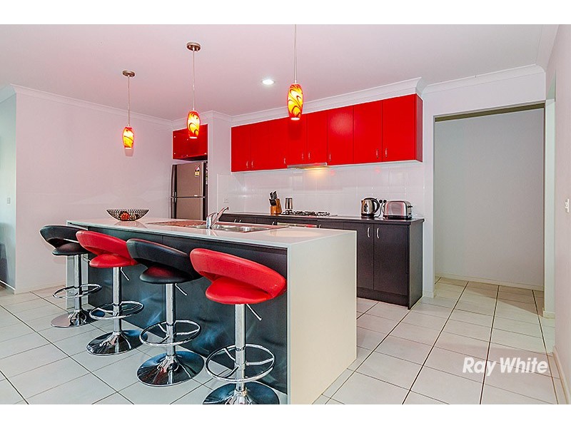 42 Silverwattle Drive, Lyndhurst VIC 3975