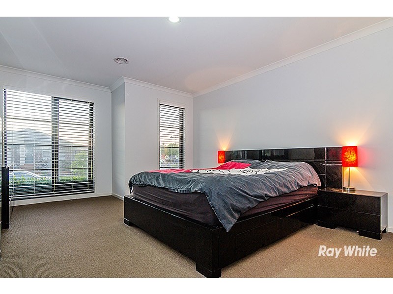 42 Silverwattle Drive, Lyndhurst VIC 3975