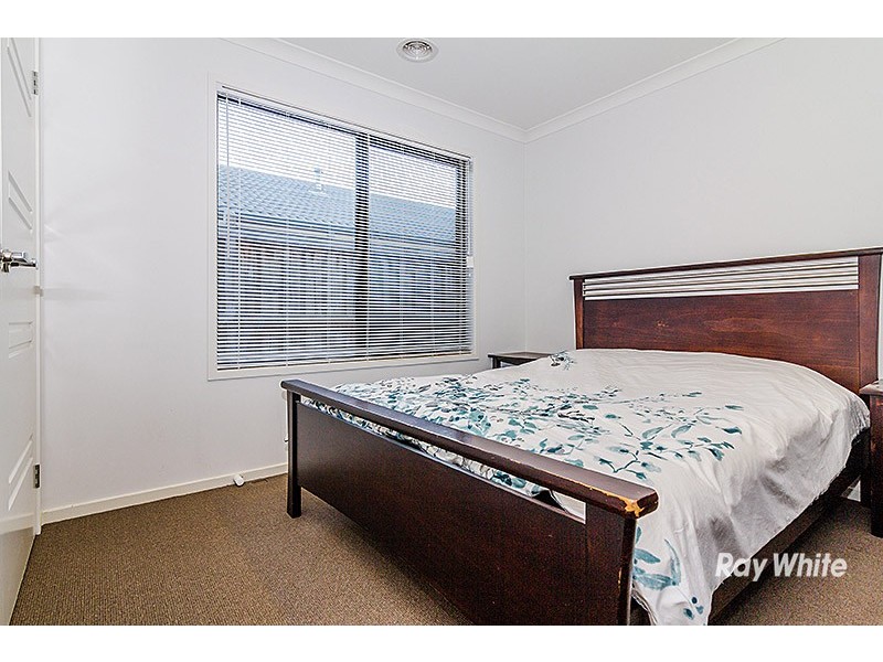 42 Silverwattle Drive, Lyndhurst VIC 3975