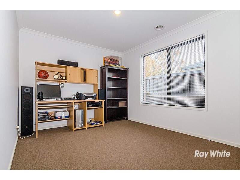 42 Silverwattle Drive, Lyndhurst VIC 3975