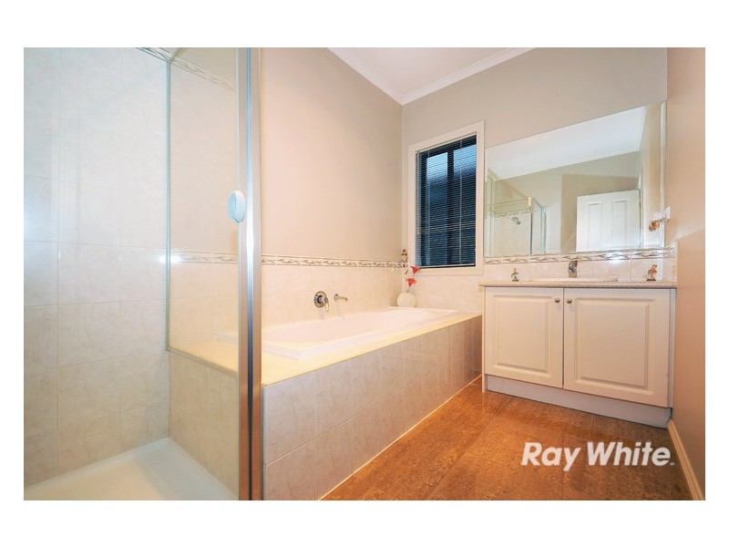 10 Bramble Close, Lyndhurst VIC 3975