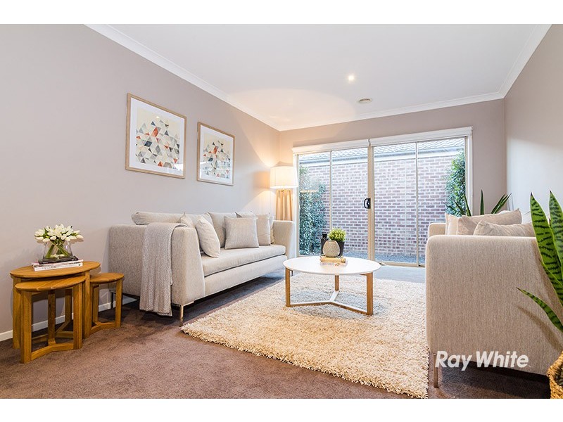 17 Beechwood Drive, Lyndhurst VIC 3975