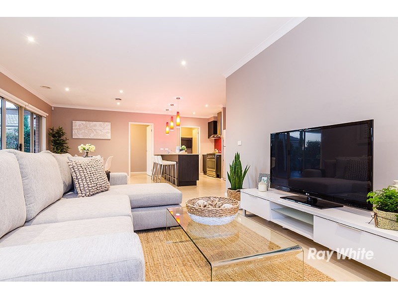 17 Beechwood Drive, Lyndhurst VIC 3975