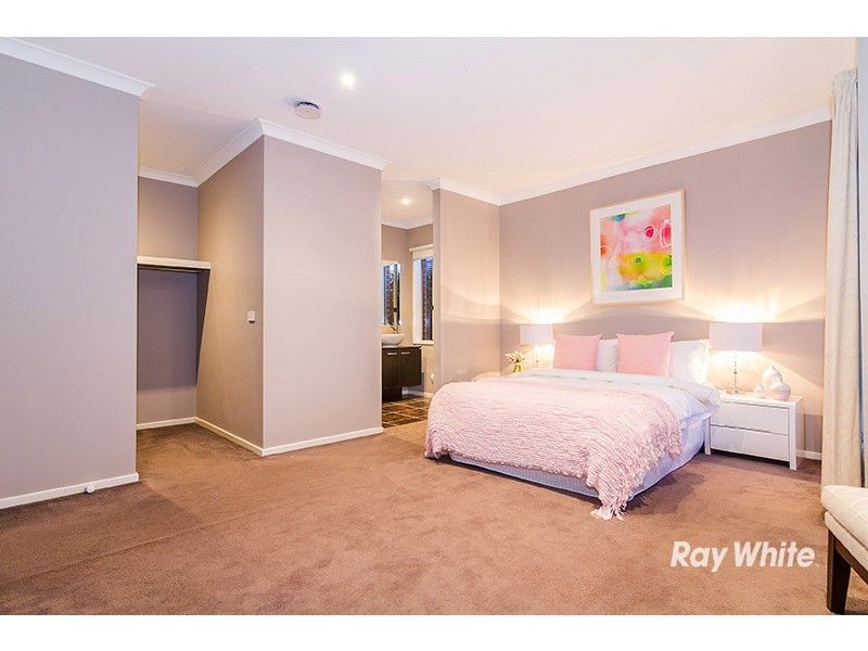 17 Beechwood Drive, Lyndhurst VIC 3975