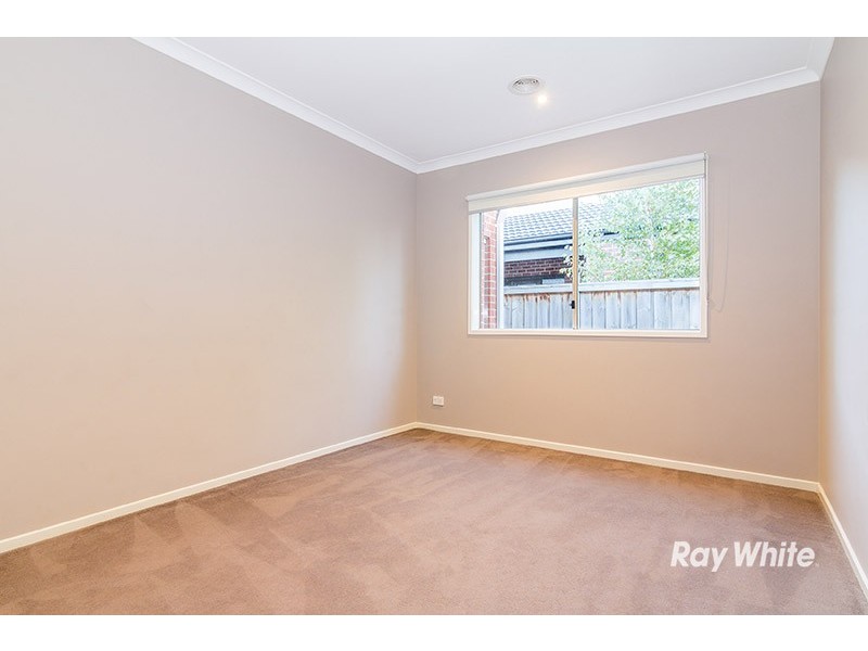 17 Beechwood Drive, Lyndhurst VIC 3975