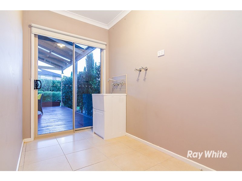 17 Beechwood Drive, Lyndhurst VIC 3975