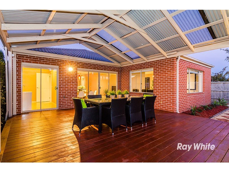 17 Beechwood Drive, Lyndhurst VIC 3975