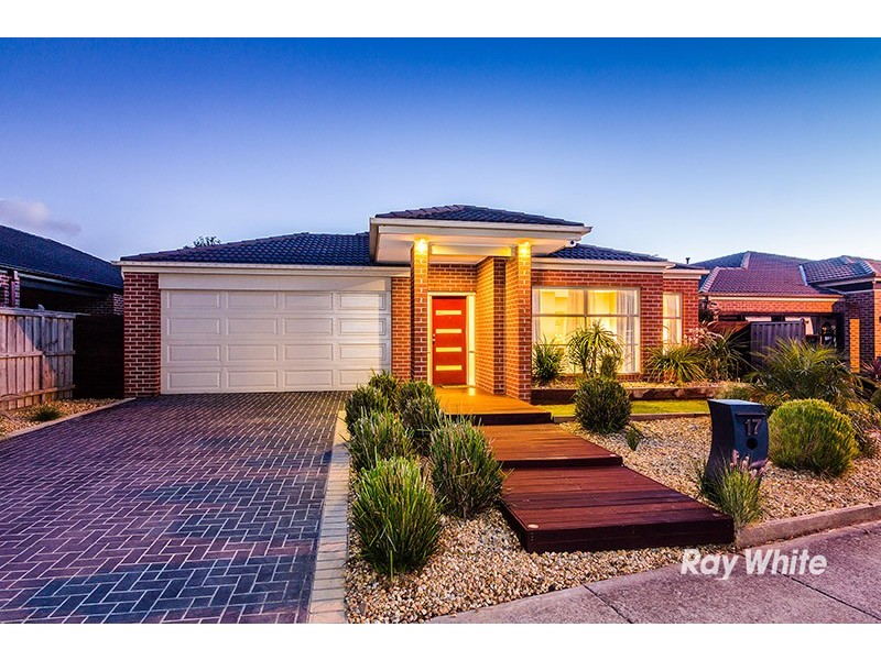 17 Beechwood Drive, Lyndhurst VIC 3975