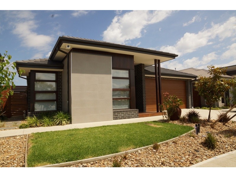 28 Pegasus Road, Cranbourne West VIC 3977