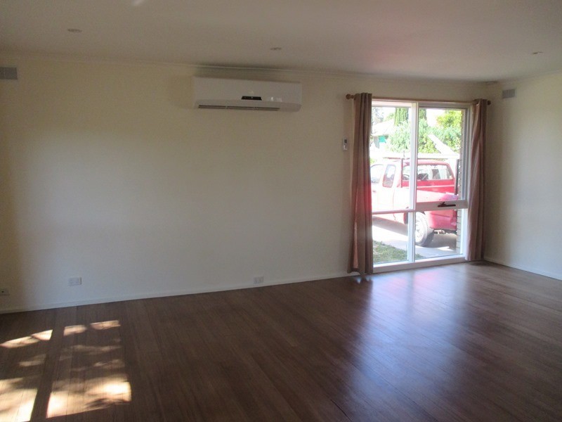 18 Evelyne Avenue, Cranbourne VIC 3977