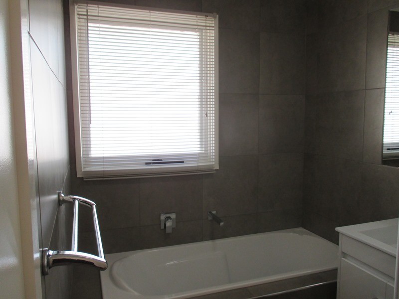 18 Evelyne Avenue, Cranbourne VIC 3977