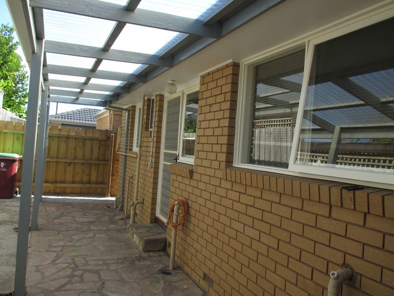 18 Evelyne Avenue, Cranbourne VIC 3977