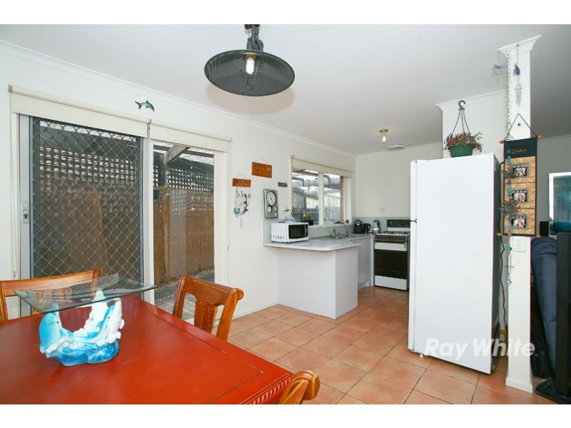 40 Gipps Crescent, Cranbourne North VIC 3977