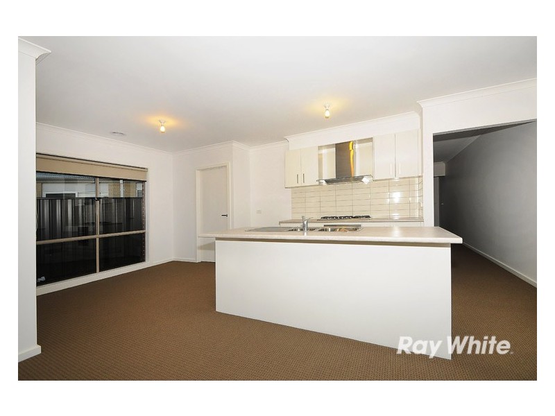 10 Camolina Way, Clyde North VIC 3978