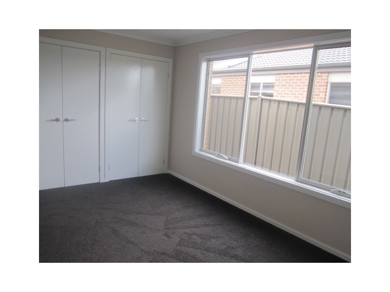 60 Fortuna Crescent, Cranbourne West VIC 3977