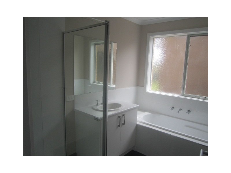 60 Fortuna Crescent, Cranbourne West VIC 3977