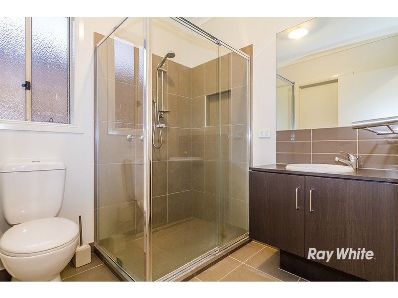 18 Freshfields Drive, Cranbourne North VIC 3977