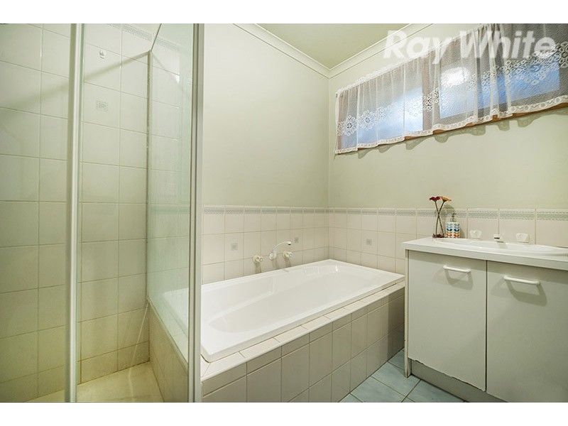 9 South Anderson Court, Cranbourne VIC 3977